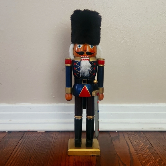 Nutcracker - Picture 1 of 5